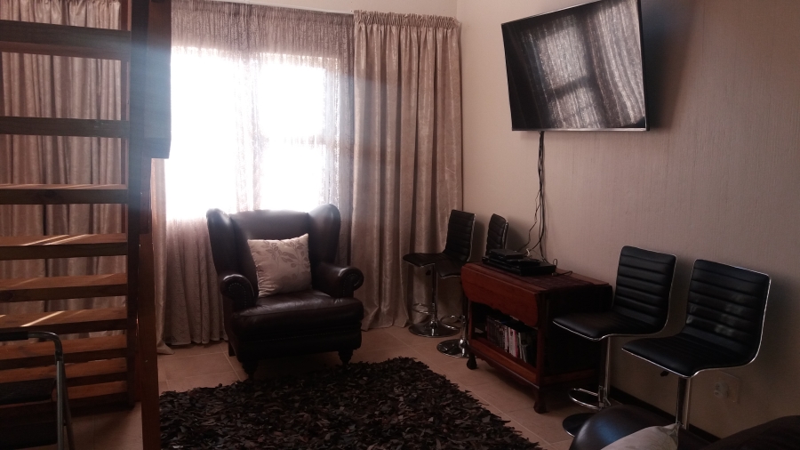 To Let 2 Bedroom Property for Rent in Beacon Bay Eastern Cape